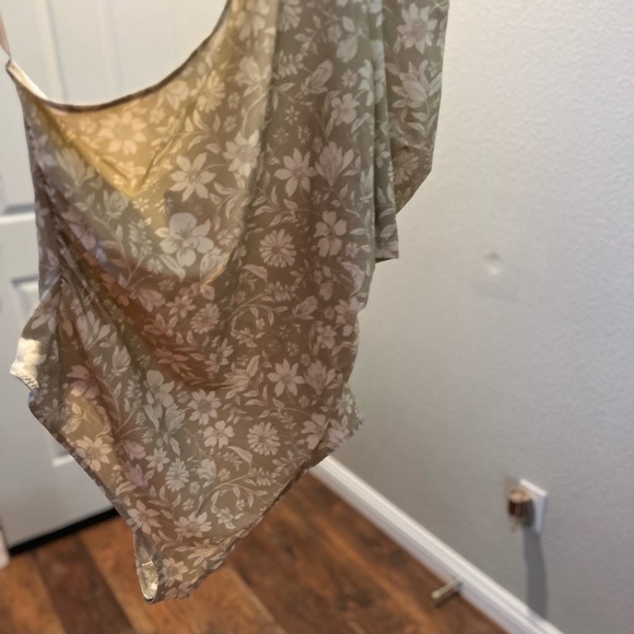 Free PEOPLE Something bout you floral print thong bodysuit. Size XL - Picture 4 of 5